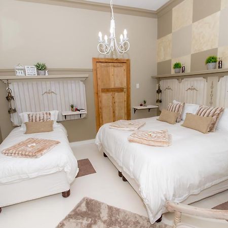 Tarentaalrand Guesthouse Upington Esterno foto