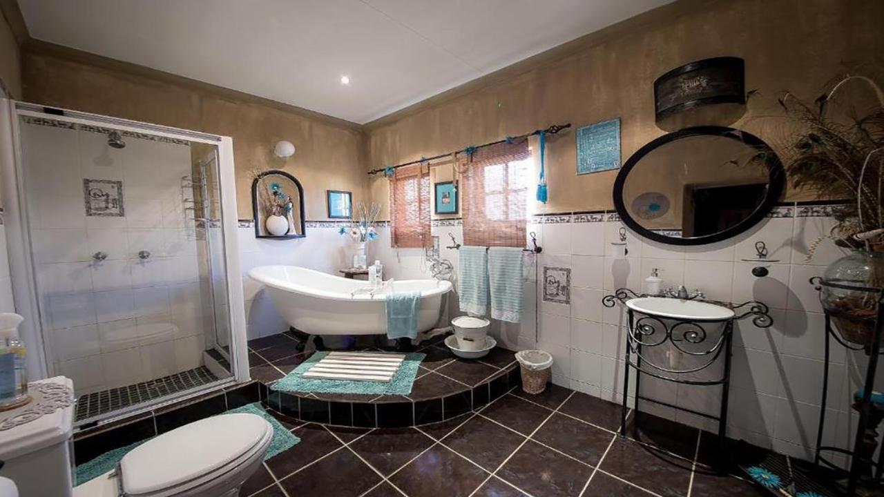 Tarentaalrand Guesthouse Upington Esterno foto