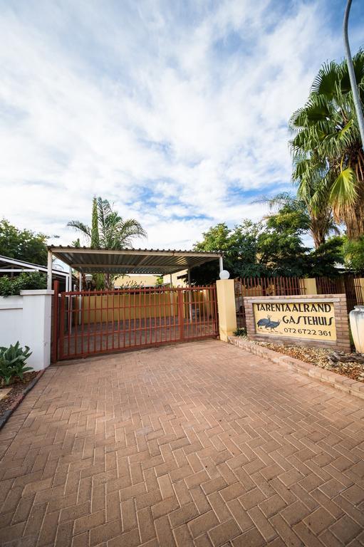 Tarentaalrand Guesthouse Upington Esterno foto